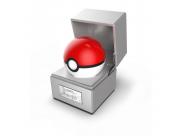 The Wand Company Pokemon Replica Poke Ball Ed. Limitada - Gran Calidad - Fabricada En Metal - Sensor De Proximidad Para Iluminacion